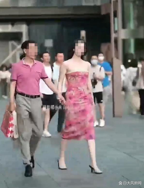 “国企总经理与女子牵手逛街被拍”事件新进展，纪委：停职核查中